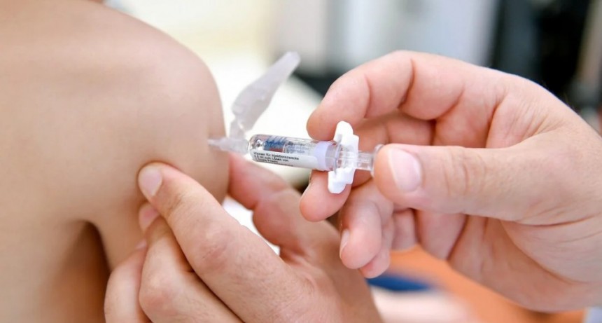 Multas y arresto: la estrategia de Córdoba para hacer cumplir el calendario de vacunas