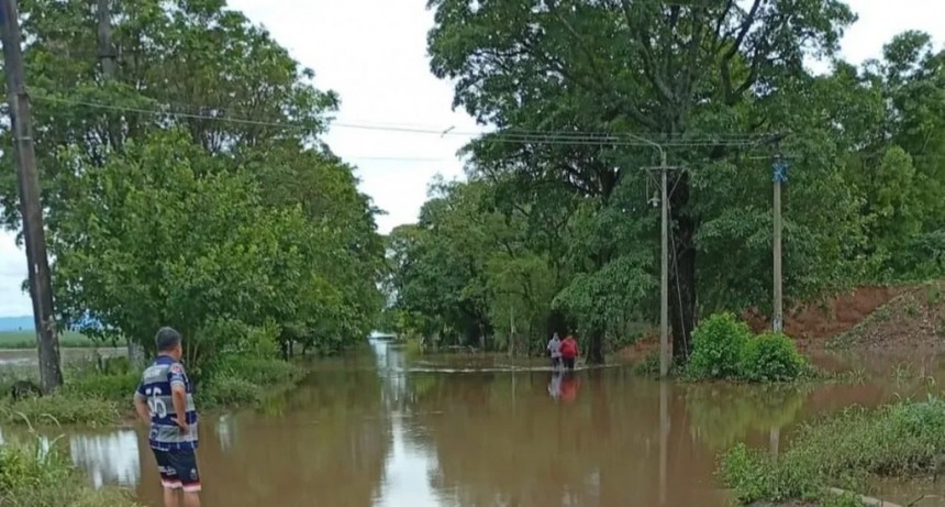 Las 15 familias aisladas en Los Ralos ya regresaron a sus hogares